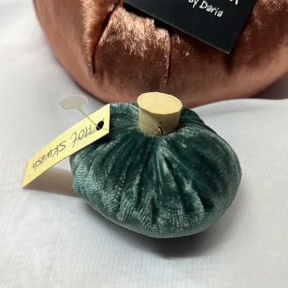 Hot Skwash by Daria Pumpkins